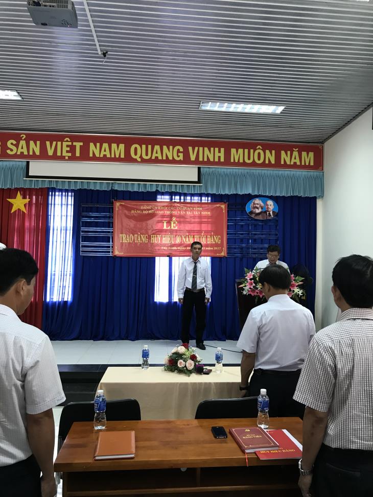 Ngày 28/11/2017, Đảng bộ Sở Giao thông vận tải Tây Ninh đã tổ chức Lễ trao tặng huy hiệu 30 năm tuổi Đảng cho đồng chí Lý Văn Nghề 