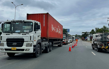 Thông báo về việc đăng ký phương tiện vận chuyển công nhân, chuyên gia, hàng hoá thiết yếu đi qua địa bàn TP. Hồ Chí Minh và các tỉnh Nam Bộ